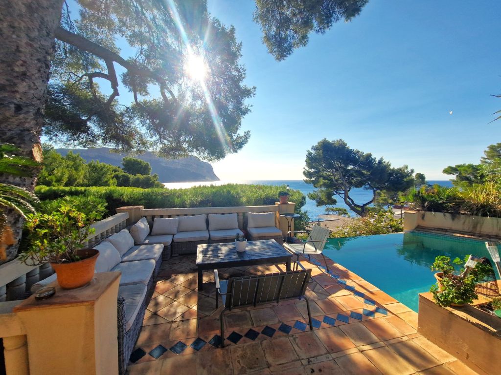 maison 9 pièces en vente sur CASSIS (13260)