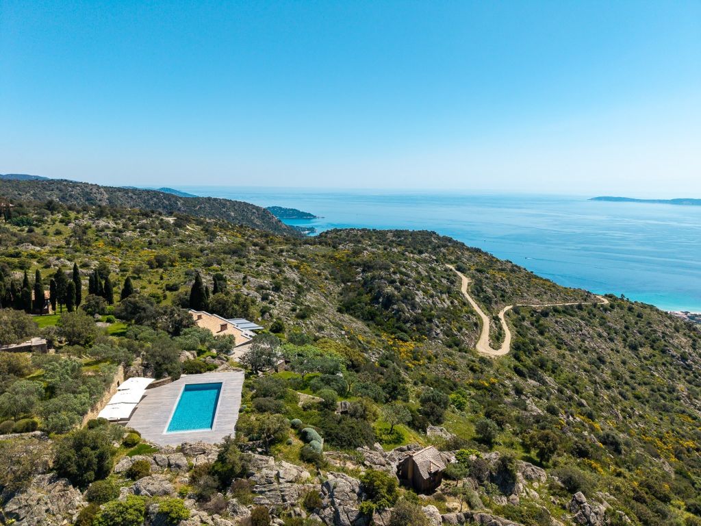 propriété 8 pièces en vente sur LE LAVANDOU (83980)