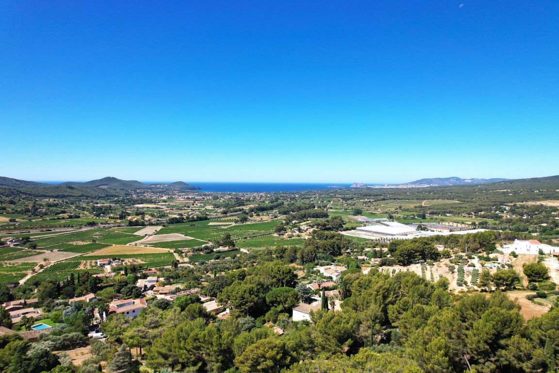 maison 8 pièces en vente sur LA CADIERE D AZUR (83740)